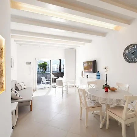 Puerta Del Sol La Caleta